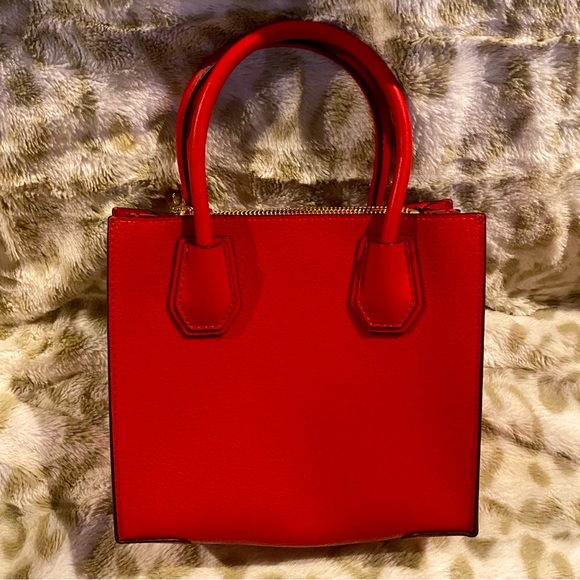 Michael Kors Small Red Handbag Like New ✨ - Picture 4 of 4